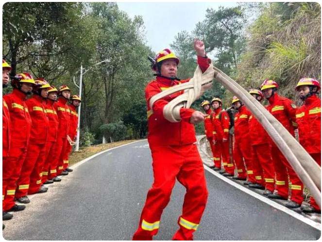 江西安遠(yuǎn)|&ldquo;最美消防員&rdquo;守護(hù)紅色土地的綠水青山